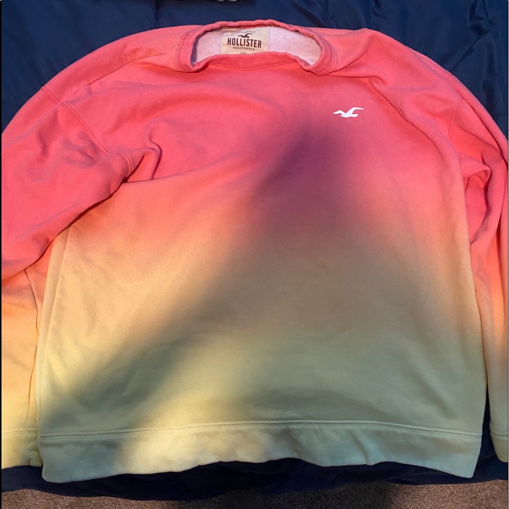 hollister crewneck